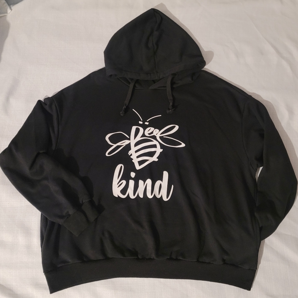 Bee Kind hoodie w/separate pockets. XXL